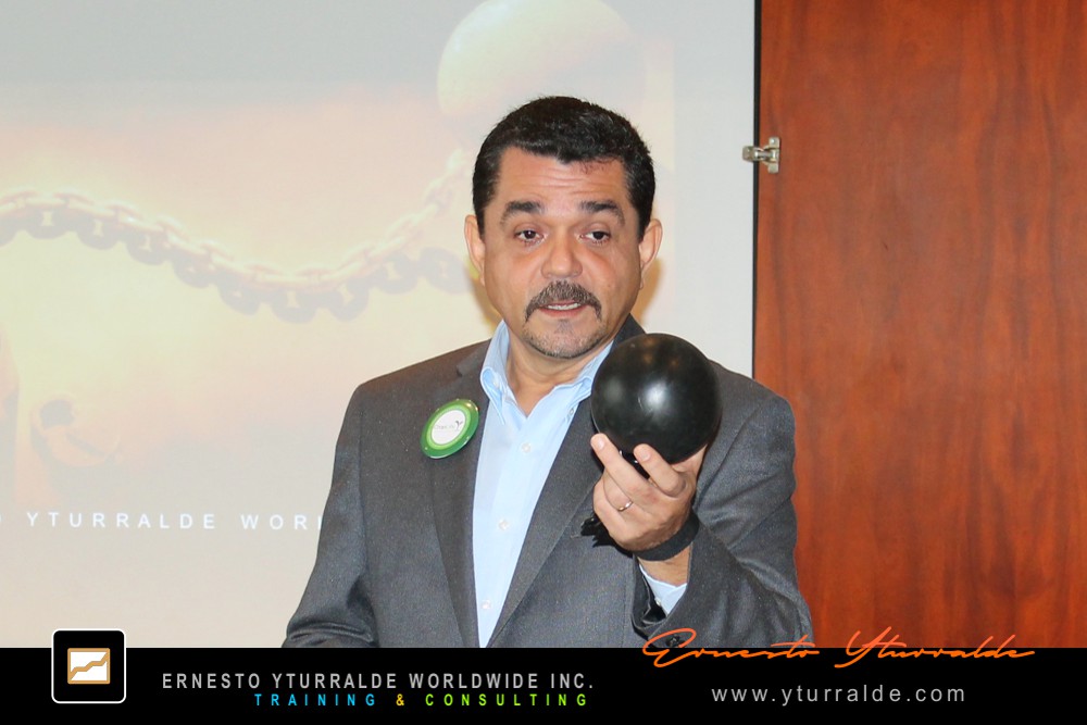 Talleres de cuerdas en Colombia para desarrollar habilidades blandas y colaboración efectiva